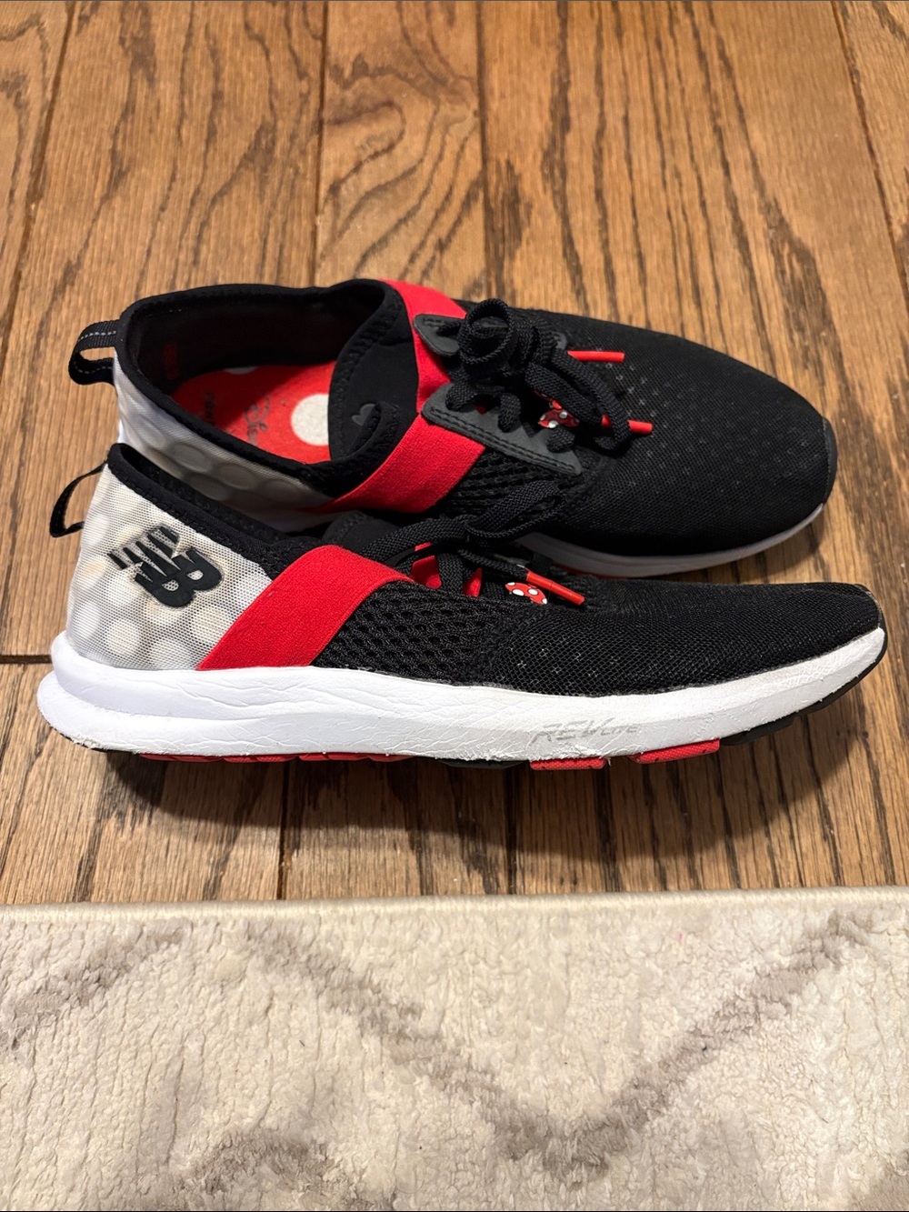 New Balance x Disney Women’s Minnie Mouse Sneakers ❤️🖤